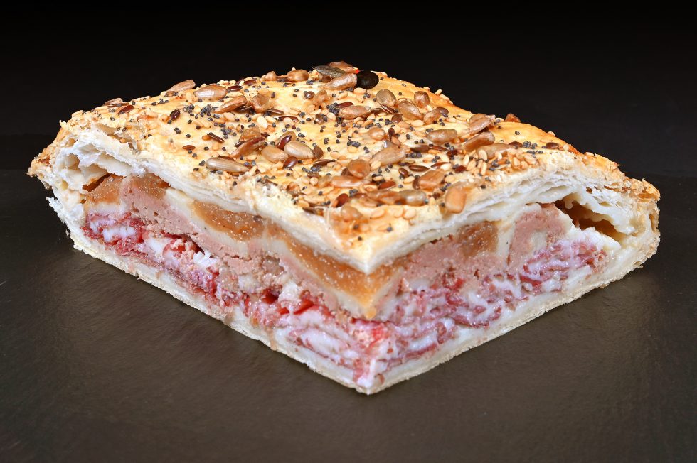 Empanada de cecina, membrillo y foie